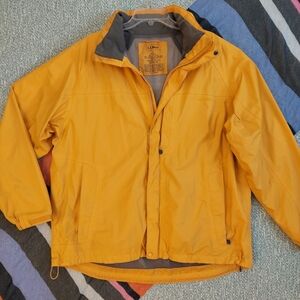 L.L. Bean Men's Yellow 'StowAway' Hooded Raincoat